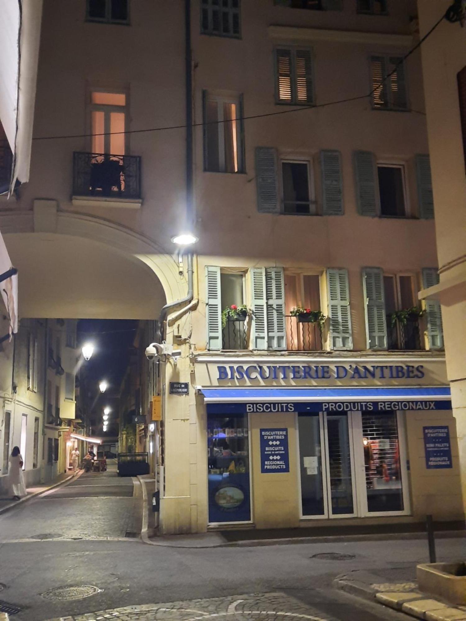 Vieille Ville 1 - Luca'S Apartment, 1 Bedroom, Max 2 Adults And 2 Kids 昂蒂布 外观 照片