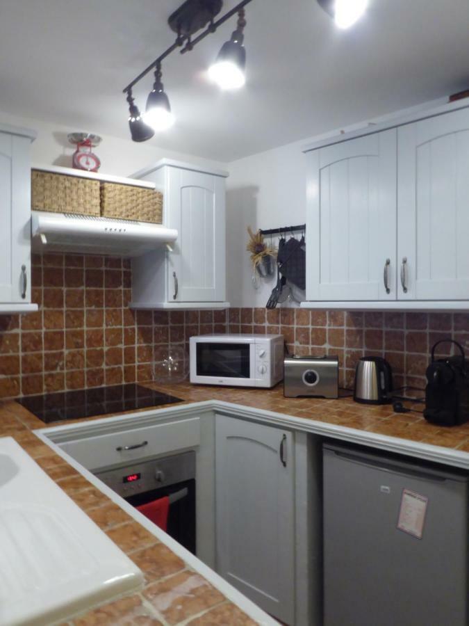 Vieille Ville 1 - Luca'S Apartment, 1 Bedroom, Max 2 Adults And 2 Kids 昂蒂布 外观 照片
