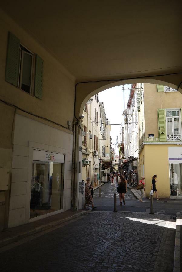 Vieille Ville 1 - Luca'S Apartment, 1 Bedroom, Max 2 Adults And 2 Kids 昂蒂布 外观 照片