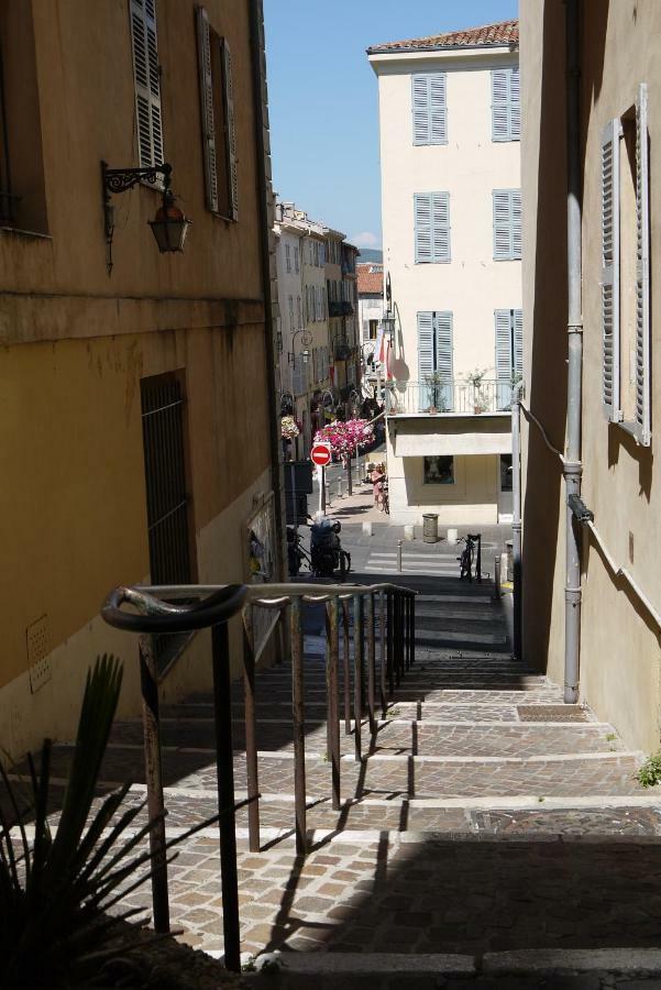 Vieille Ville 1 - Luca'S Apartment, 1 Bedroom, Max 2 Adults And 2 Kids 昂蒂布 外观 照片