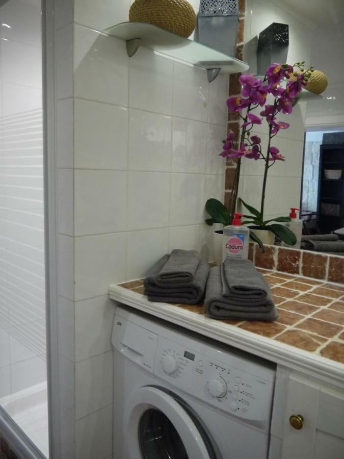 Vieille Ville 1 - Luca'S Apartment, 1 Bedroom, Max 2 Adults And 2 Kids 昂蒂布 外观 照片