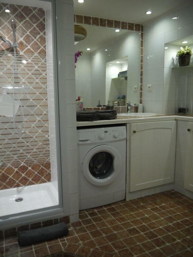 Vieille Ville 1 - Luca'S Apartment, 1 Bedroom, Max 2 Adults And 2 Kids 昂蒂布 外观 照片